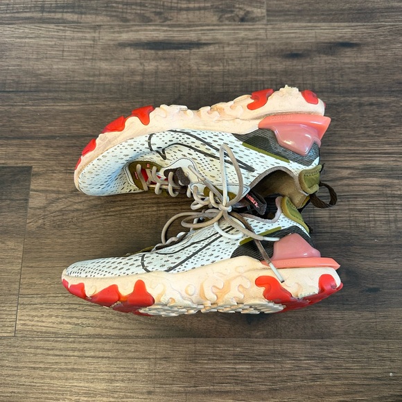 Nike Women’s Pink React Vision Air Max Sneakers - Picture 4 of 8